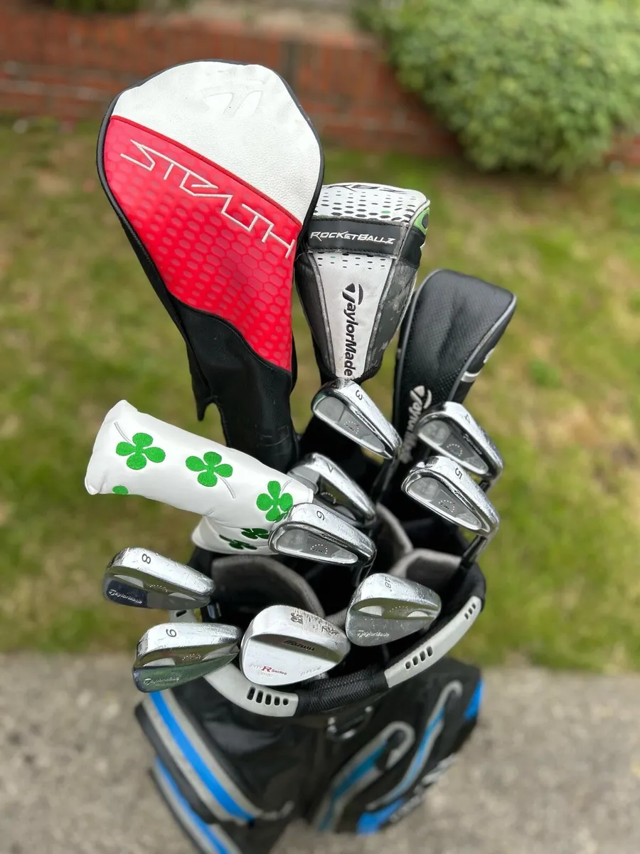 Full set of Taylormade golf clubs - Image 1