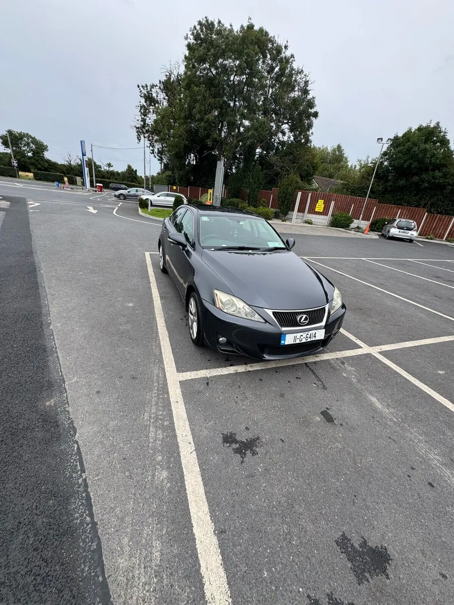 Lexus IS200D - Image 1