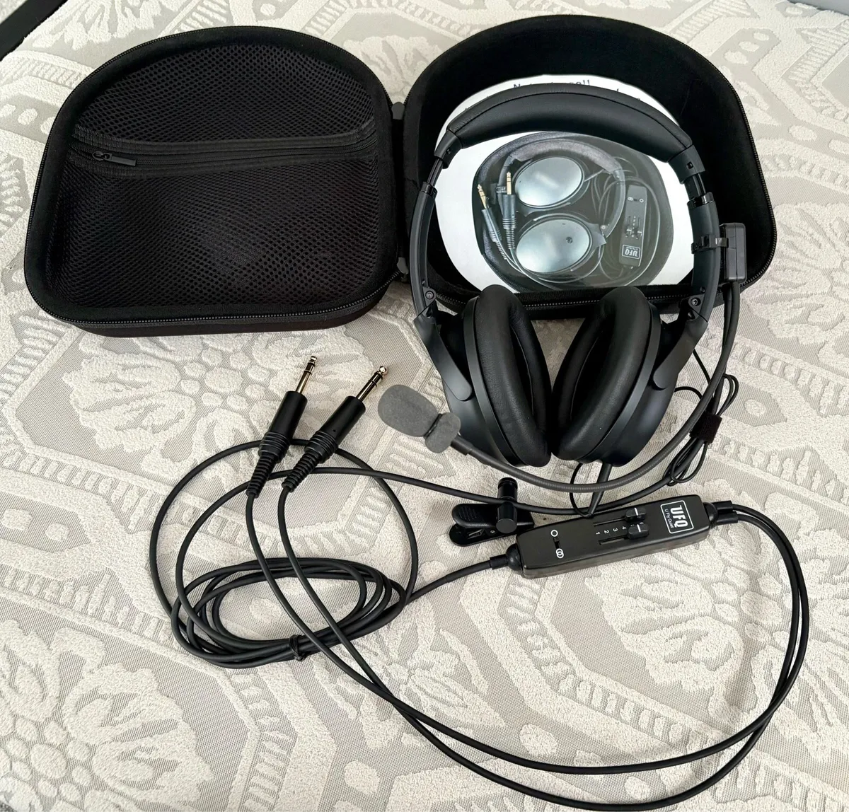 Bose Aviation headset Brand new - Image 2