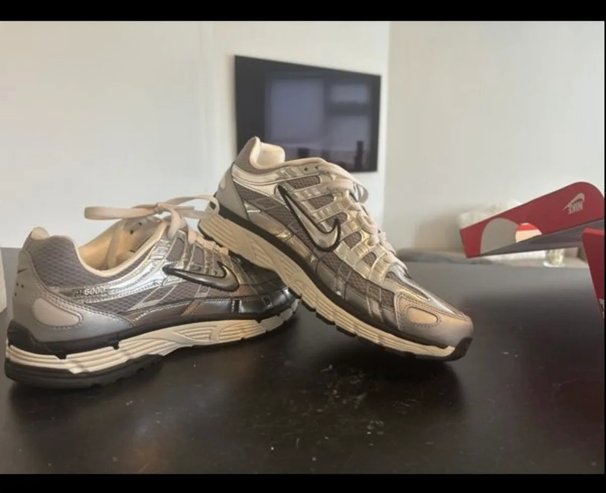 Nike P6000 9.5 brand new - Image 4