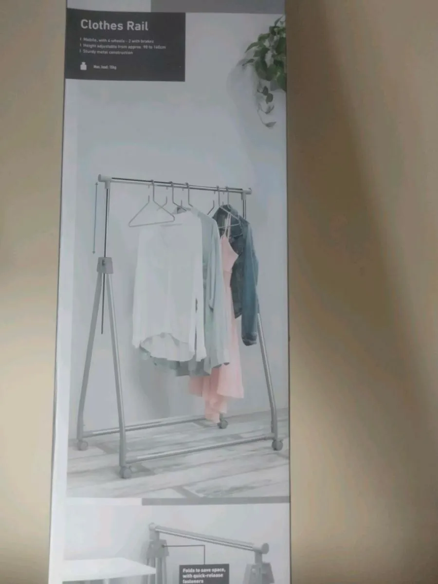 Clothes rail - Image 1