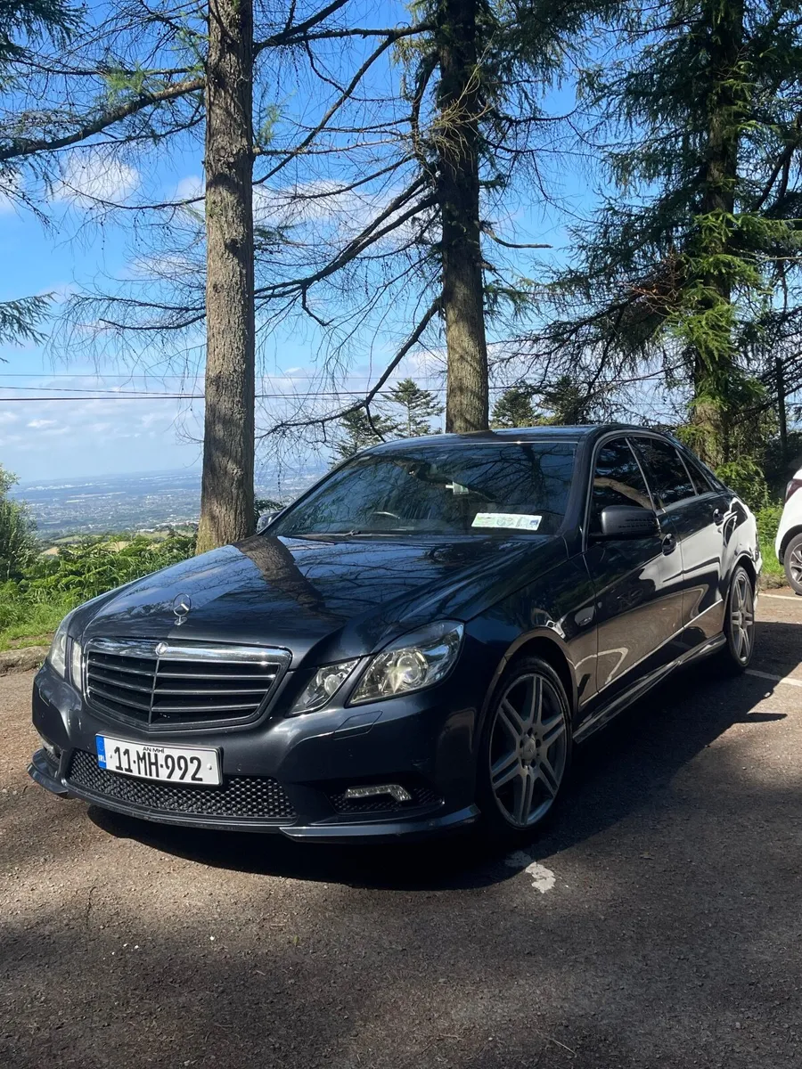 Mercedes-Benz E-Class 2011 - Image 1