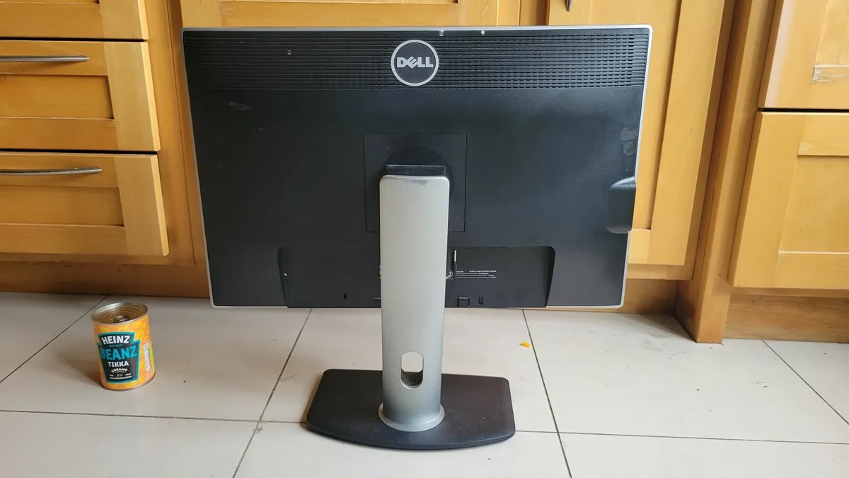 Dell Monitor - 24 inch - Image 2
