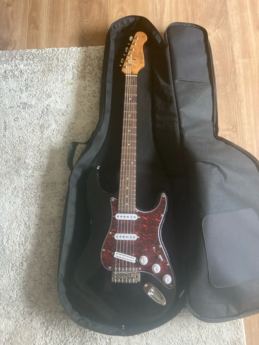 Harley Benton Hot Rod Electric Guitar with Amp - Image 2
