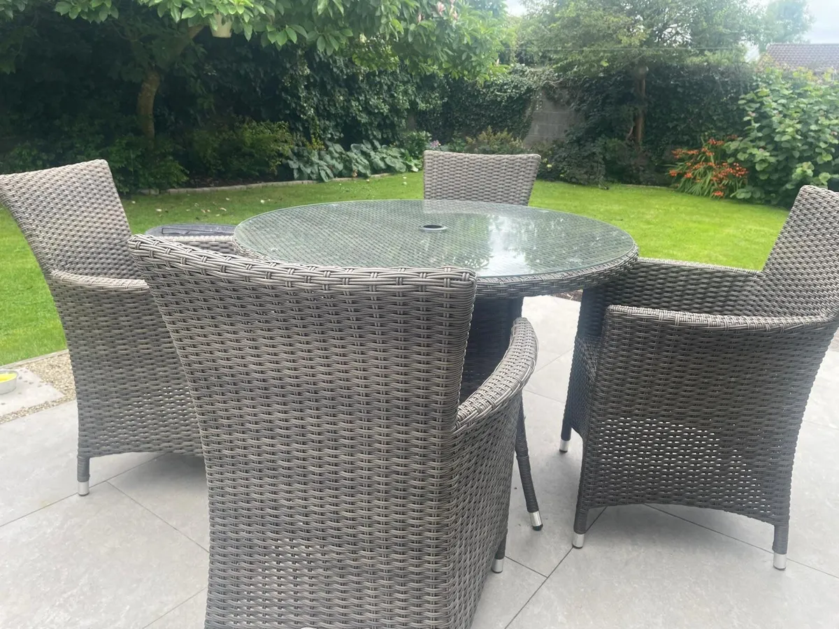 Outdoor furniture set - Image 4