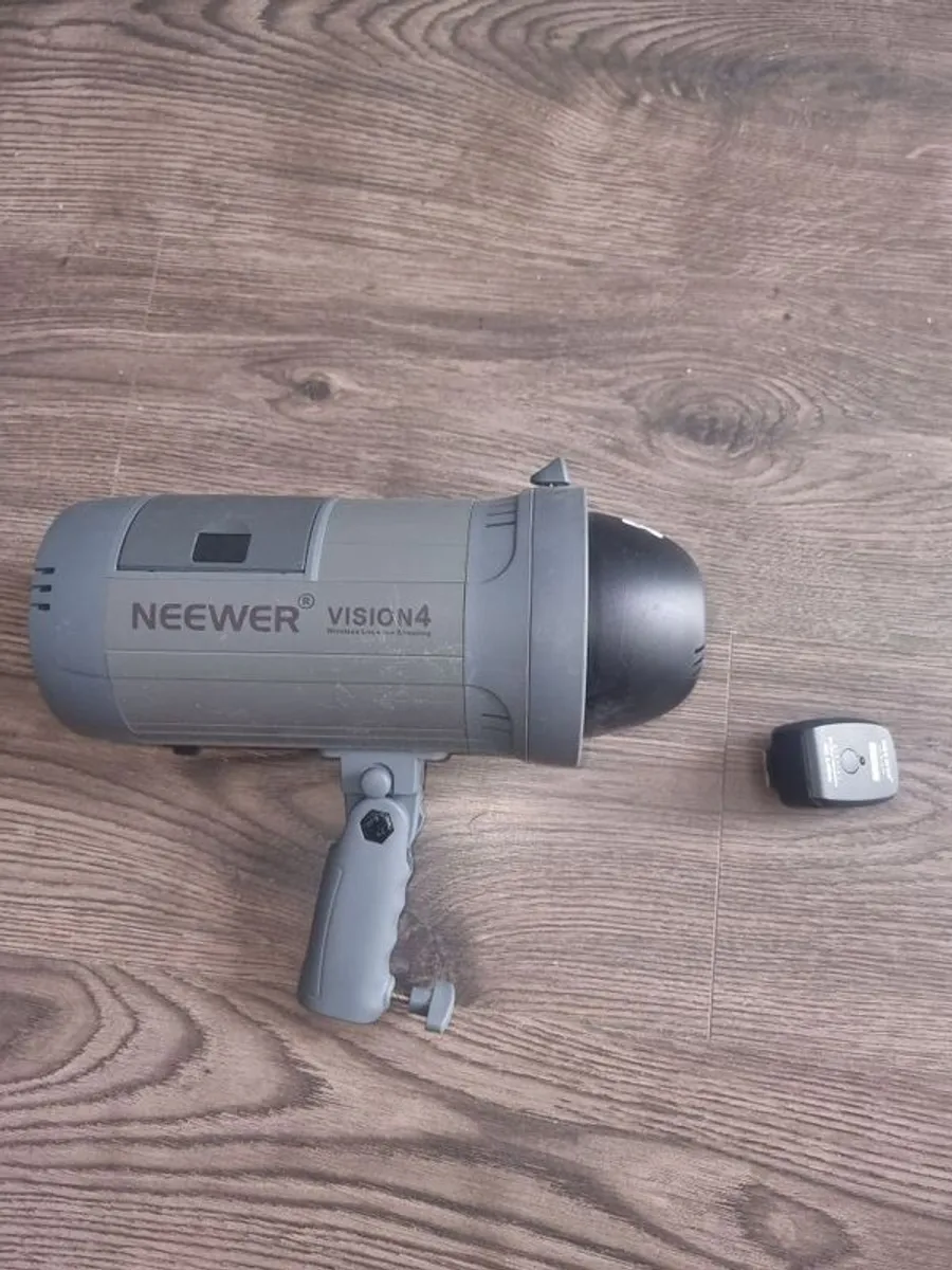 neewer studio light - Image 3