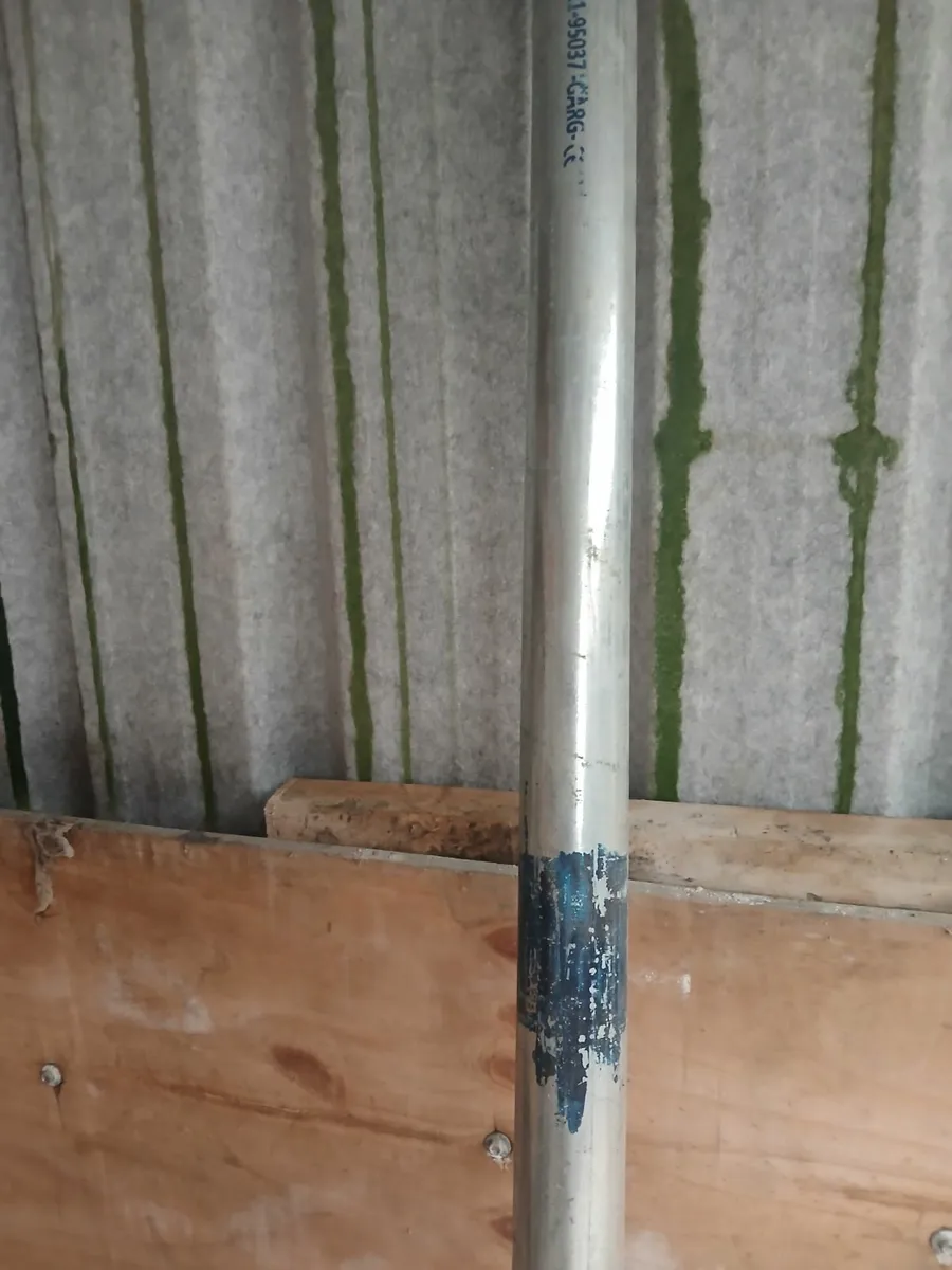 Galvanised pipes - Image 1