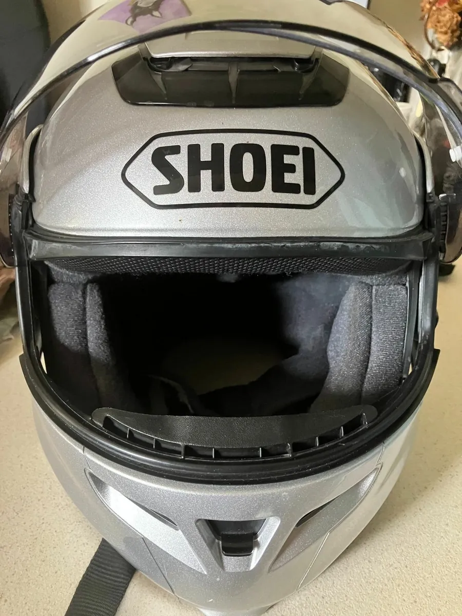 Motorcycle helmet - Image 1