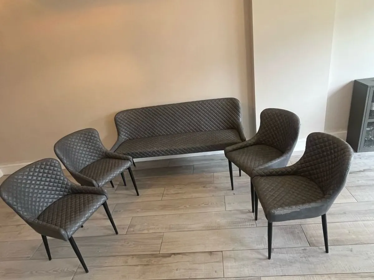 EZ Living Dining Set - Image 1