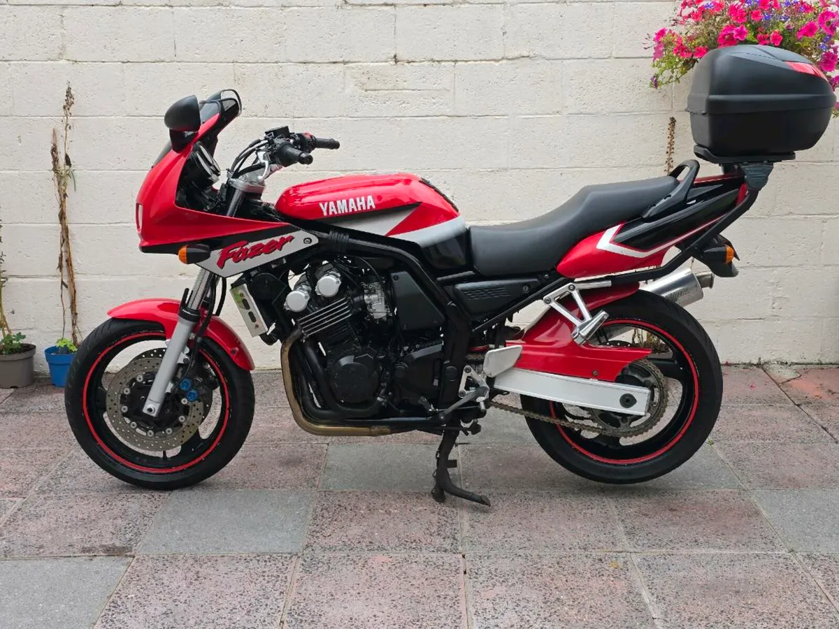 Yamaha Fazer 2004 - Image 1
