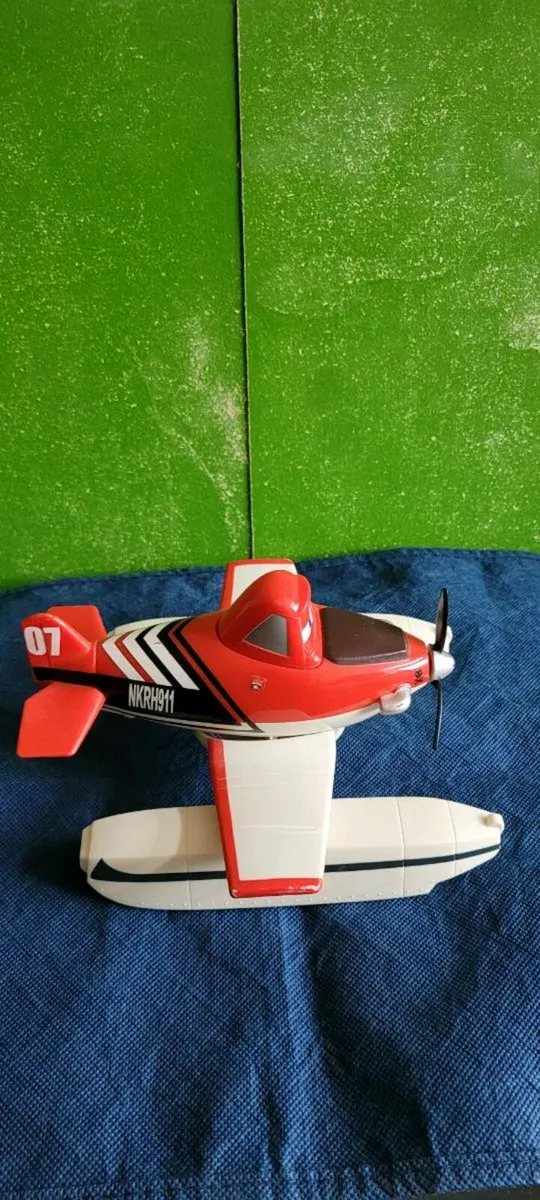 Disney Planes Fire And Rescue Scoop & Spray Firefi - Image 2