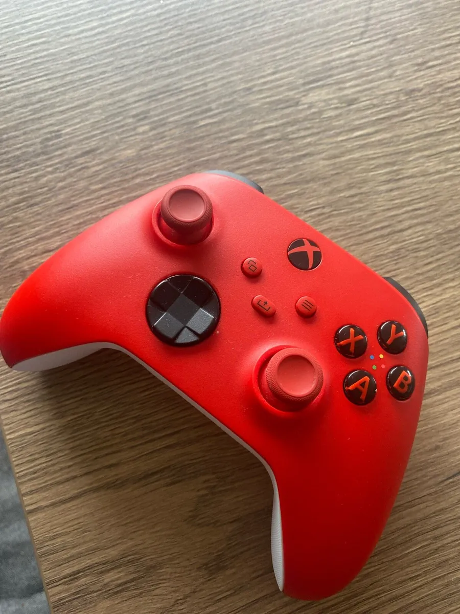 Xbox one with pro controller - Image 3
