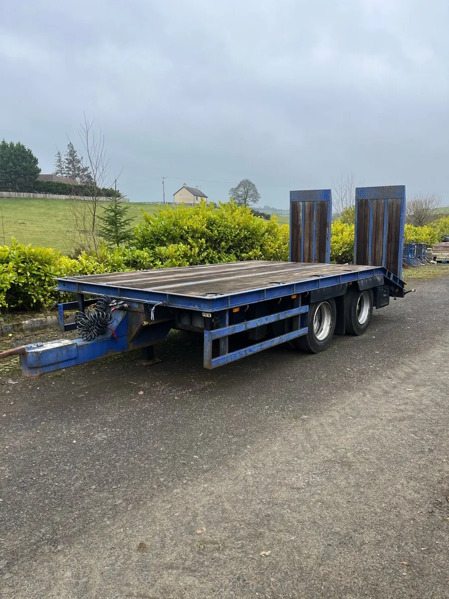 Low loader - Image 1