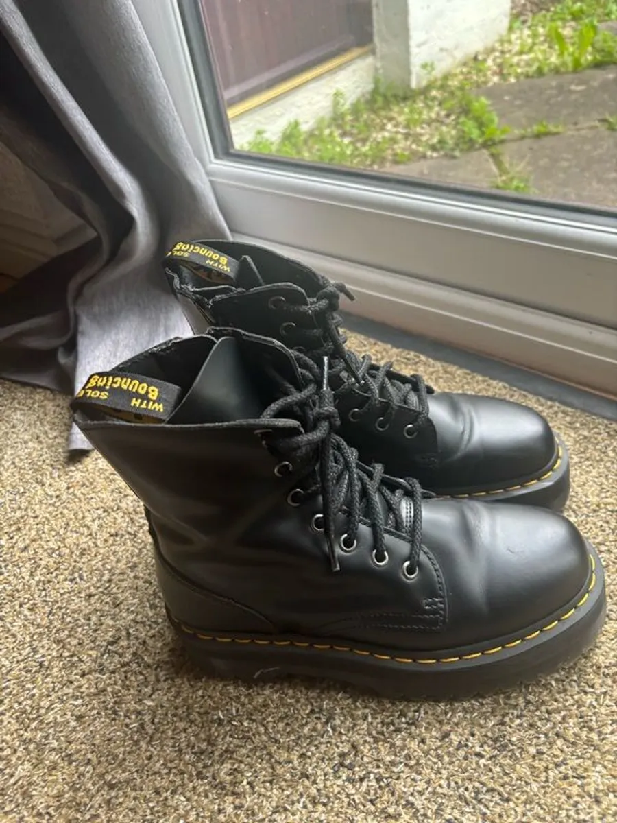 Jadon Dr. Martens - Size 6 - Image 1