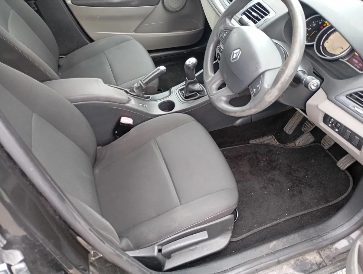 Renault Fluence 2012 - Image 2