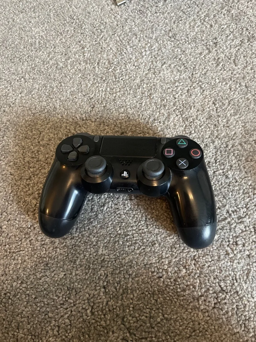 PlayStation 4 with controller, charger and cables. - Image 3