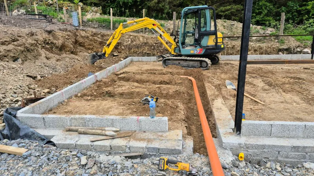 Yanmar 3.5 T mini Digger - Image 3