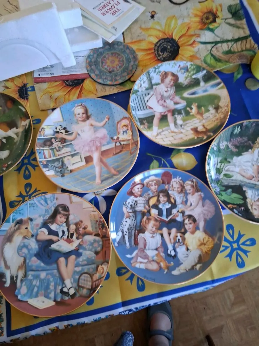 Ornaments, dolls, thimbles, Children plates +more - Image 1