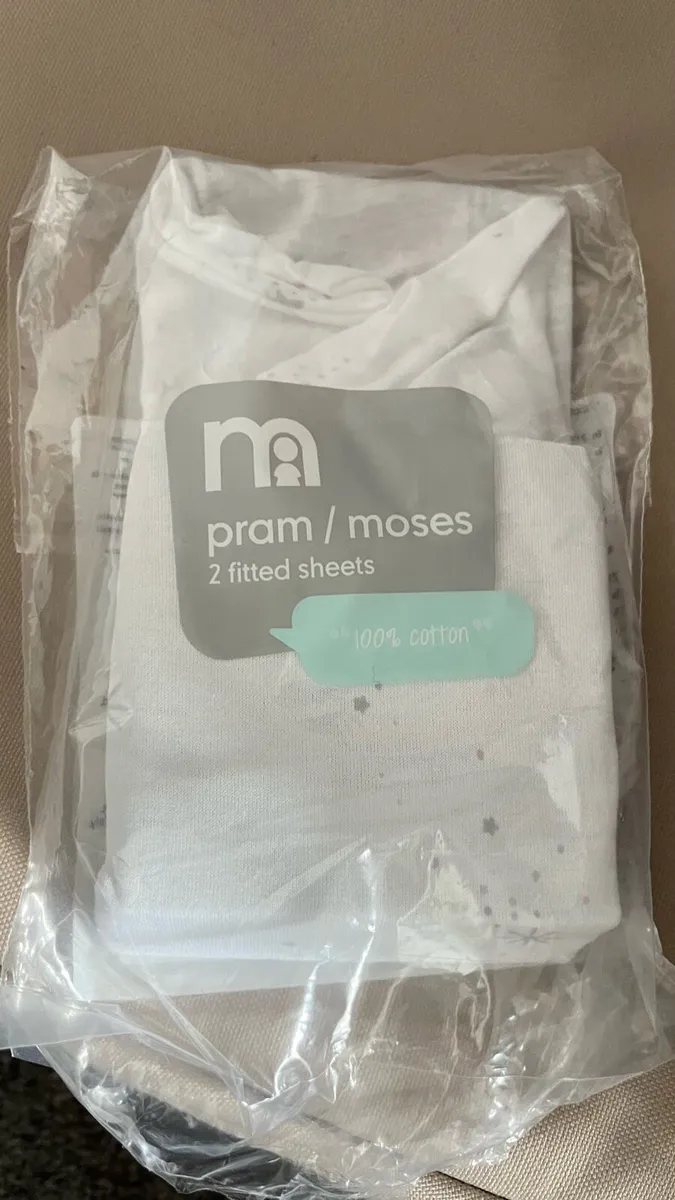 CYBEX Cot almond beige with free 2 cot sheets - Image 3
