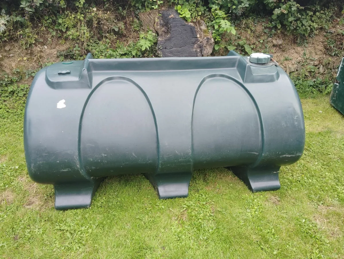 Oil tank - Image 1