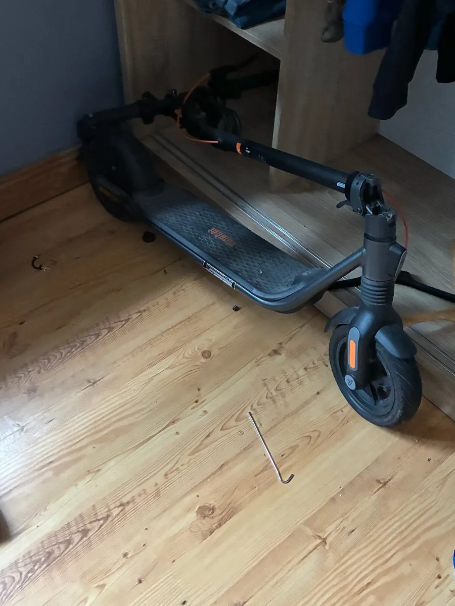 Segway ninebot F2 Pro electric scooter - Image 3