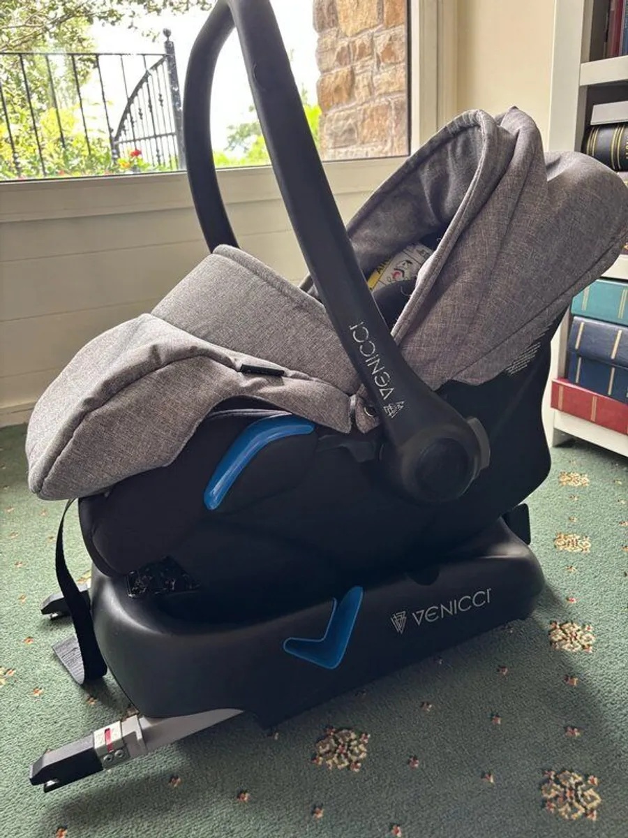 Venicci carbo 3 in 1 denim grey travel system - Image 3