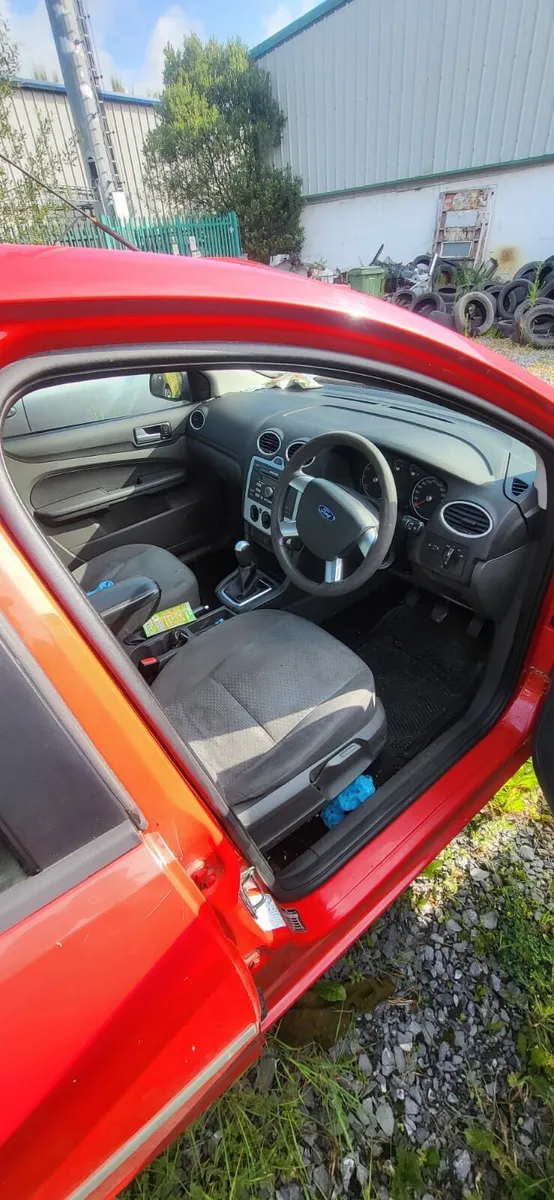 Ford Focus 1.4 petrol - Image 4