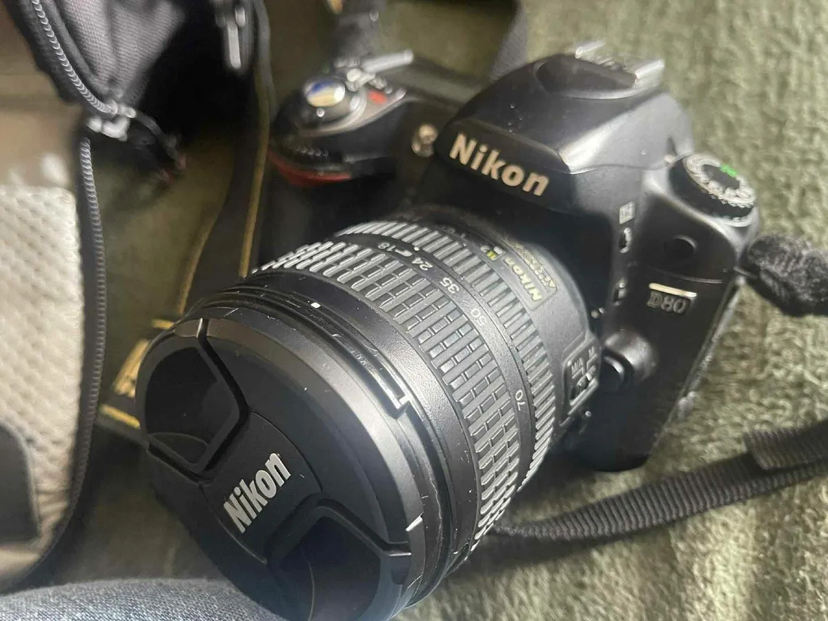 nikon d80 with camera bag - Image 1