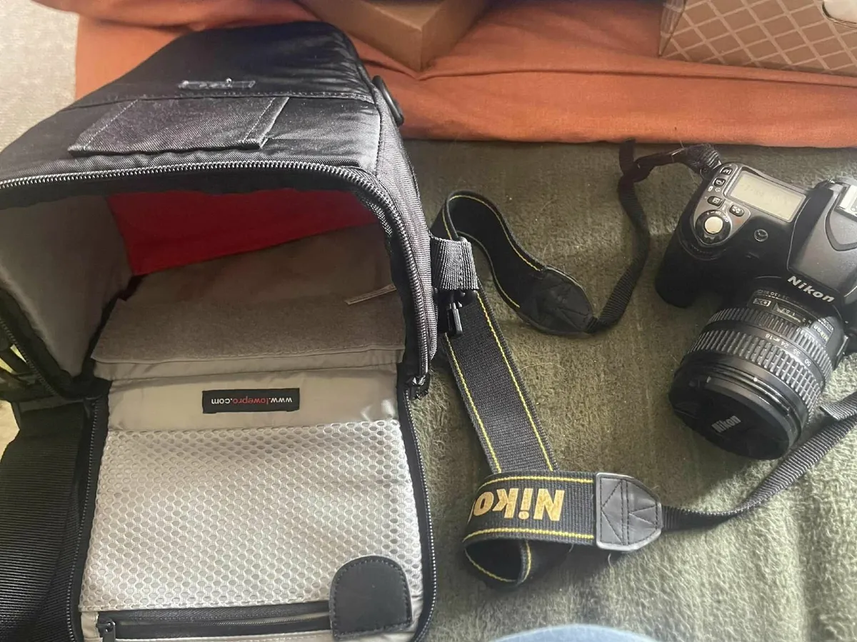 nikon d80 with camera bag - Image 4