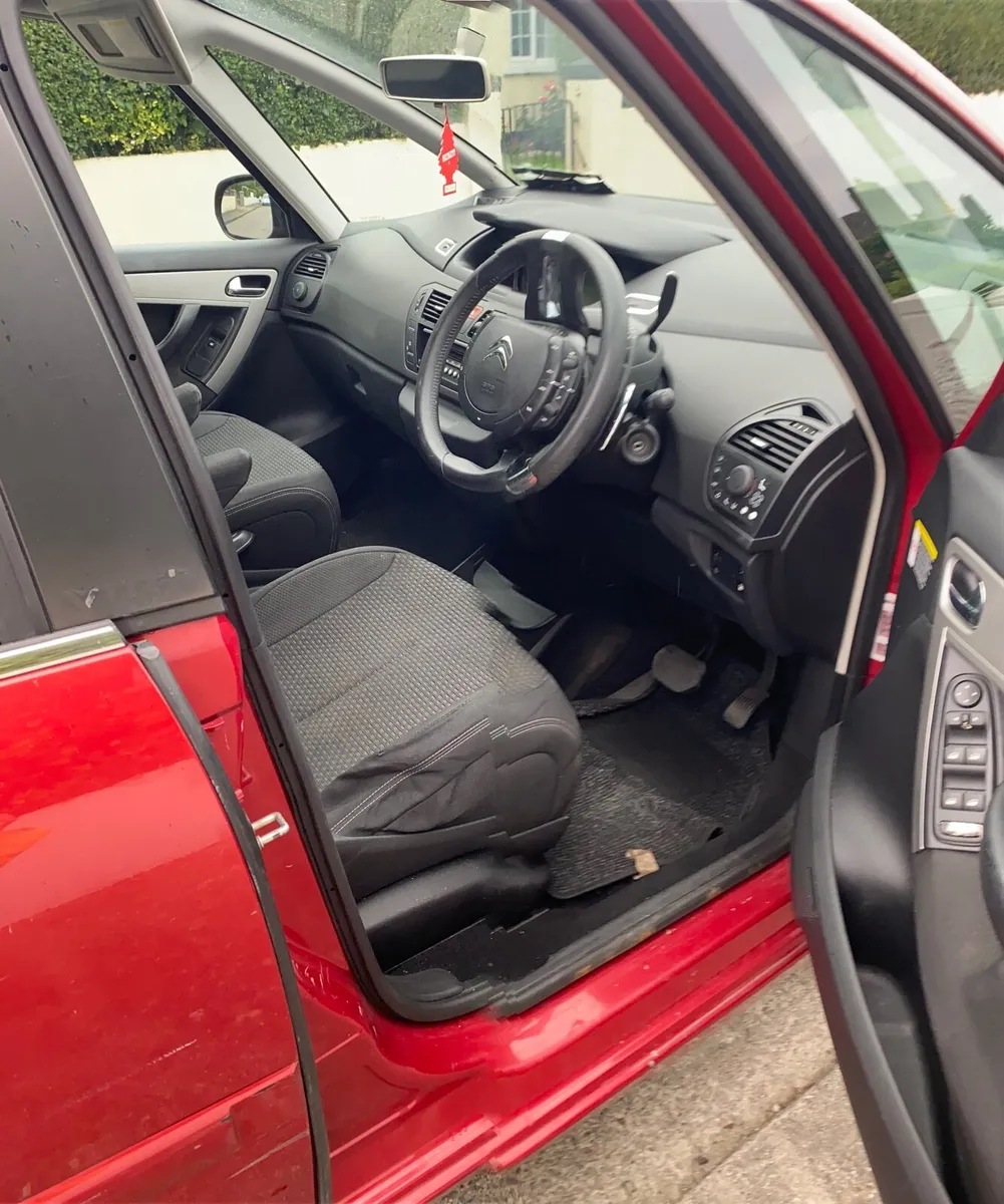 Citroen C4 Picasso 2011 - Image 2