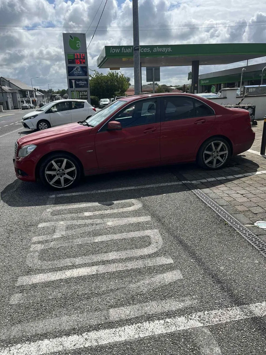 Mercedes Benz C-class 2012 - Image 2