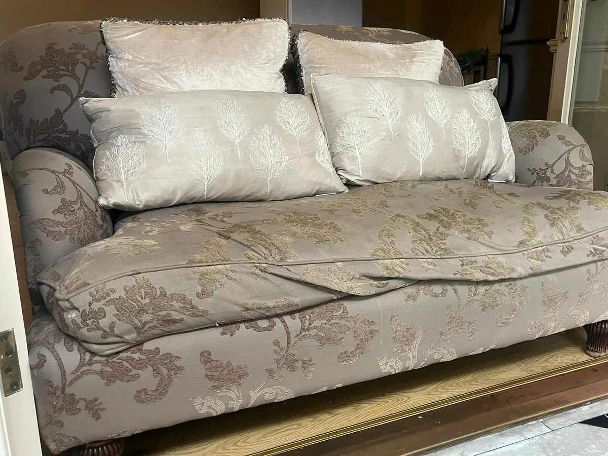Couch - Image 2