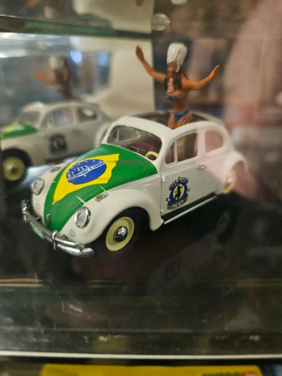 Corgi Vitesse VW Beetle Rio Carnival 1.43 - Image 2