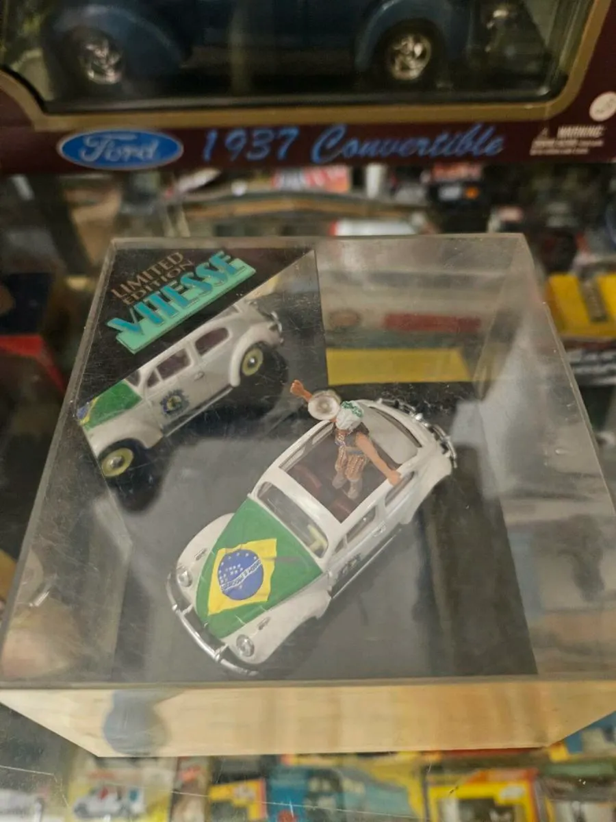 Corgi Vitesse VW Beetle Rio Carnival 1.43 - Image 3
