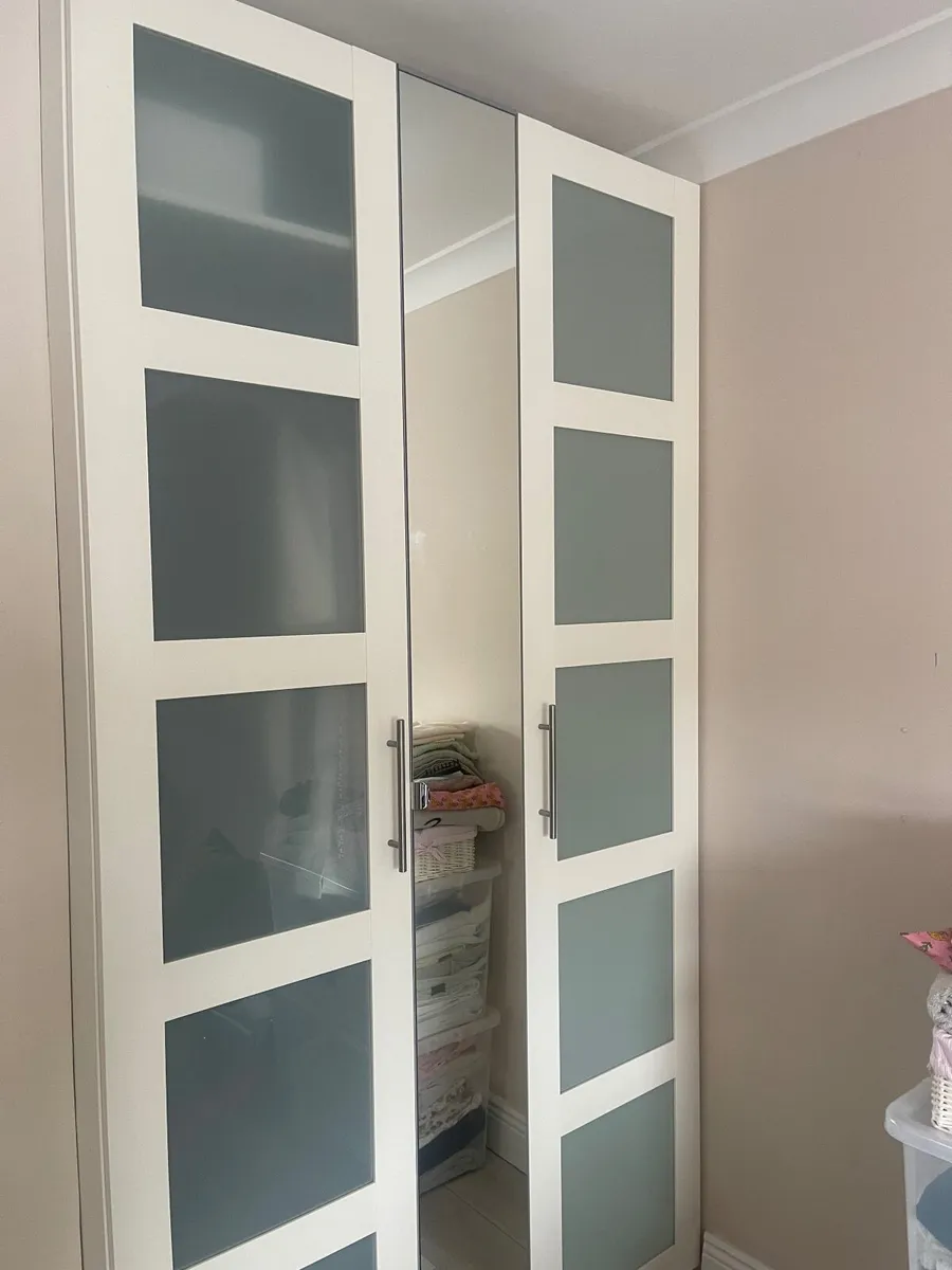 Wardrobe - Image 4