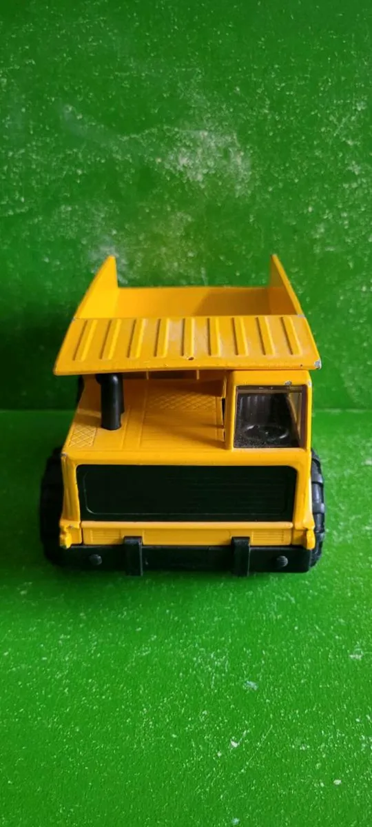 Vintage 1990's Soma Mighty Wheels Die Cast Yellow - Image 1