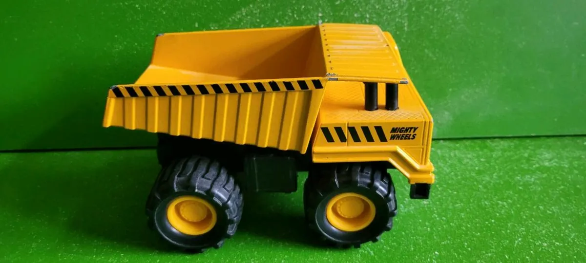 Vintage 1990's Soma Mighty Wheels Die Cast Yellow - Image 2