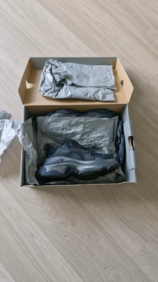 Trainers - Image 3