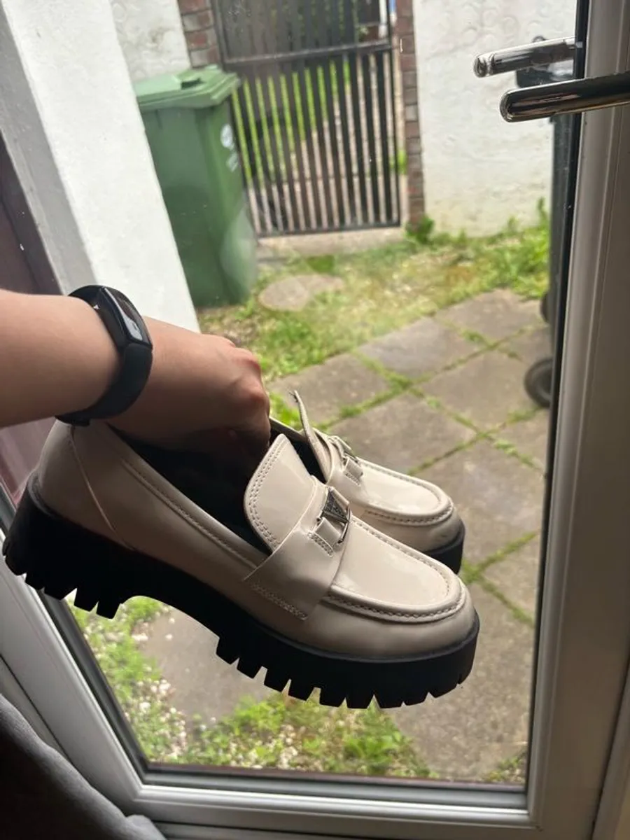 Guess Beige Loafers Size 6 - Image 1