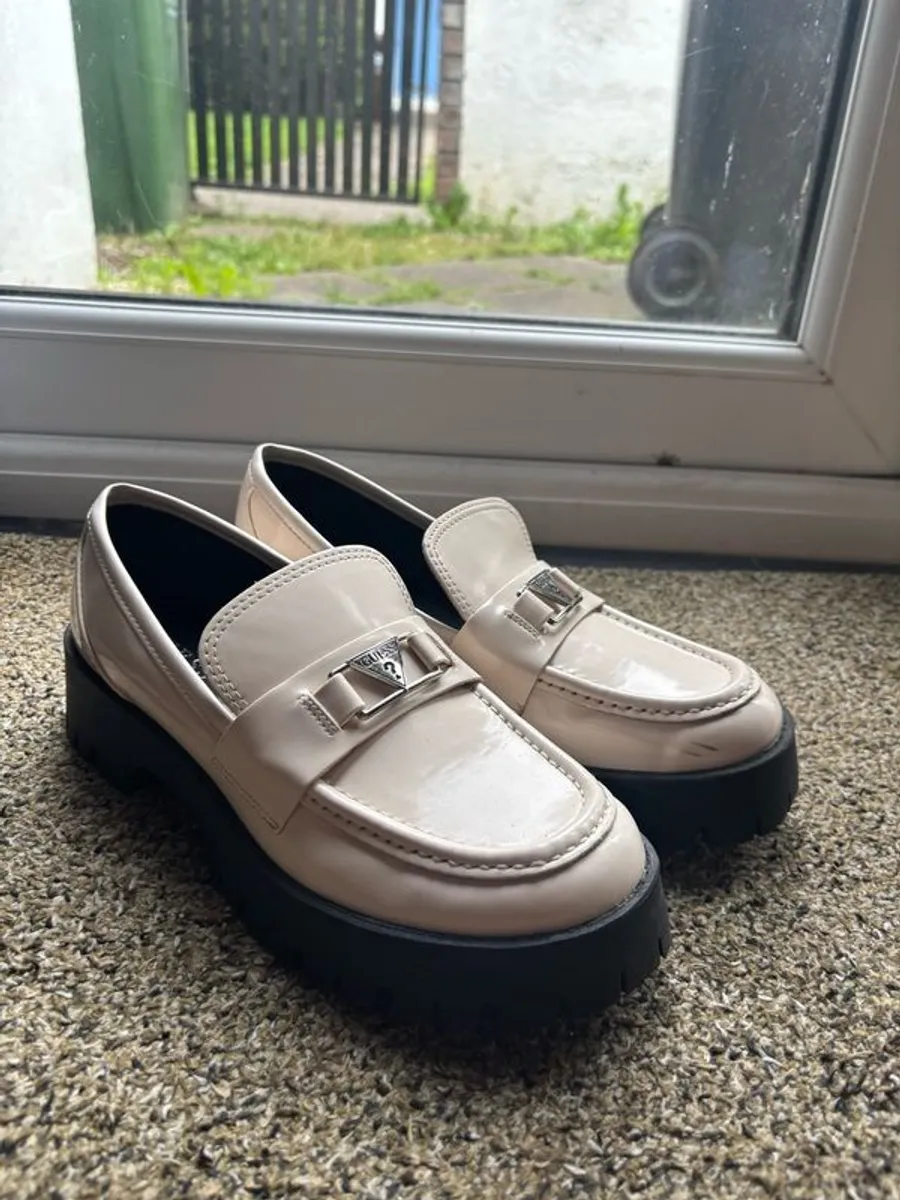 Guess Beige Loafers Size 6 - Image 4