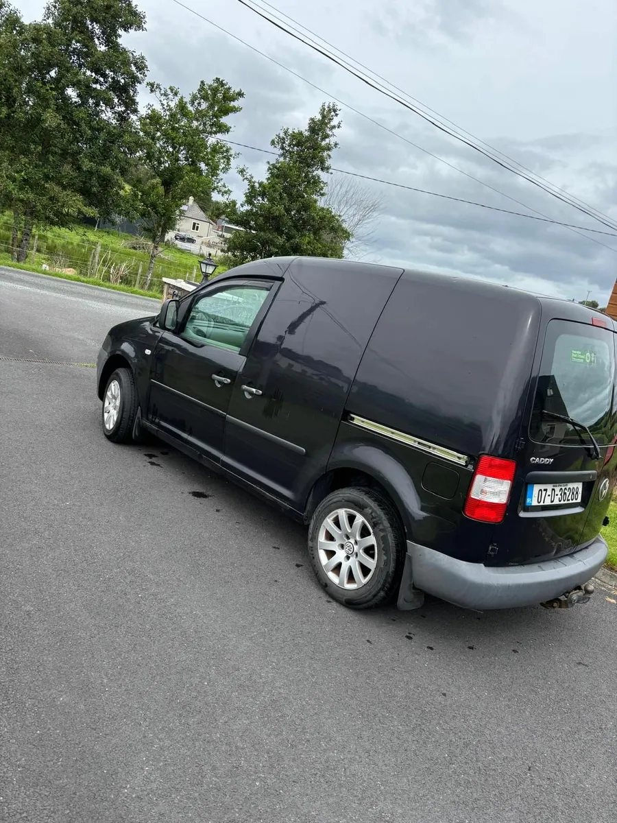 Volkswagen Caddy 2007 - Image 2