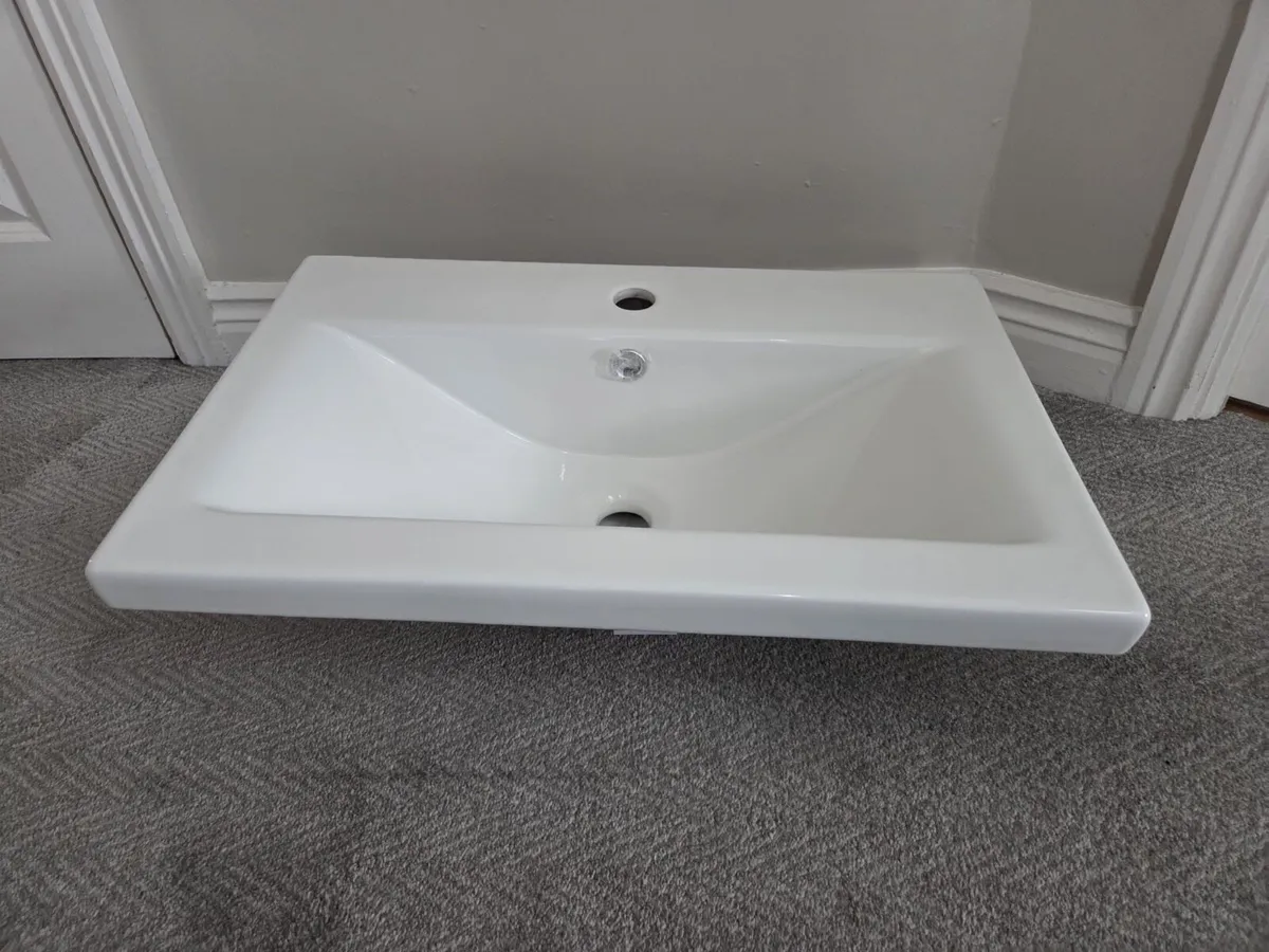 Vanity storage unit and basin - Image 3