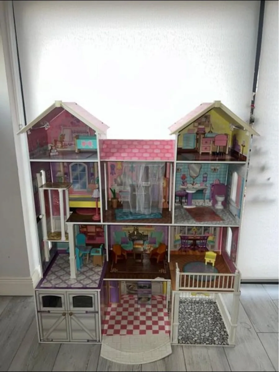Dolls House - Image 1