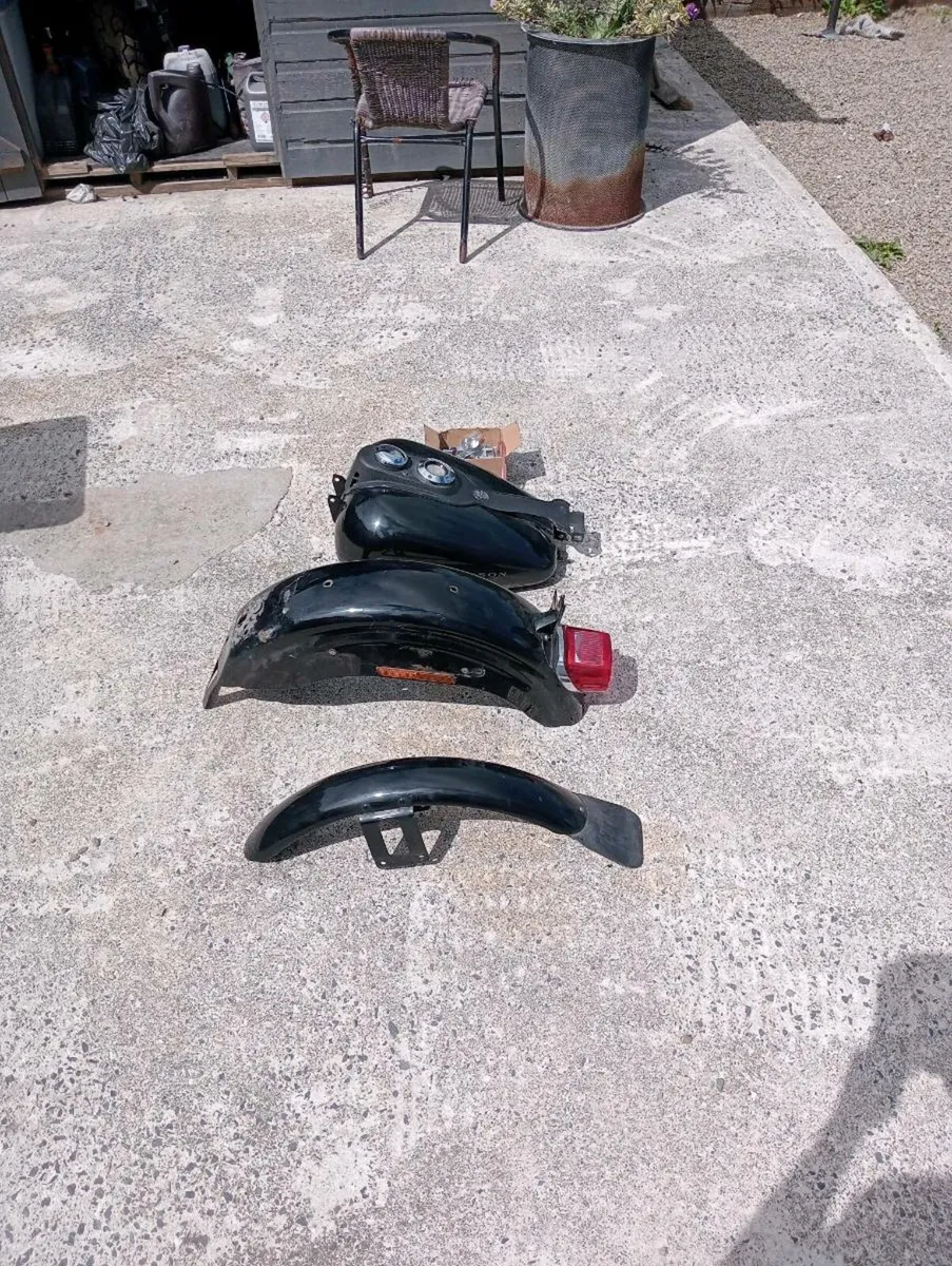Harley Dyna parts - Image 1