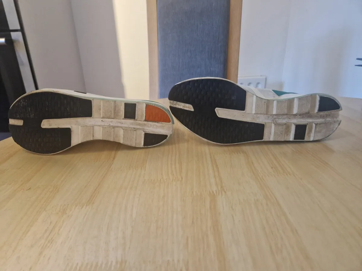 Women's running shoes - Image 2