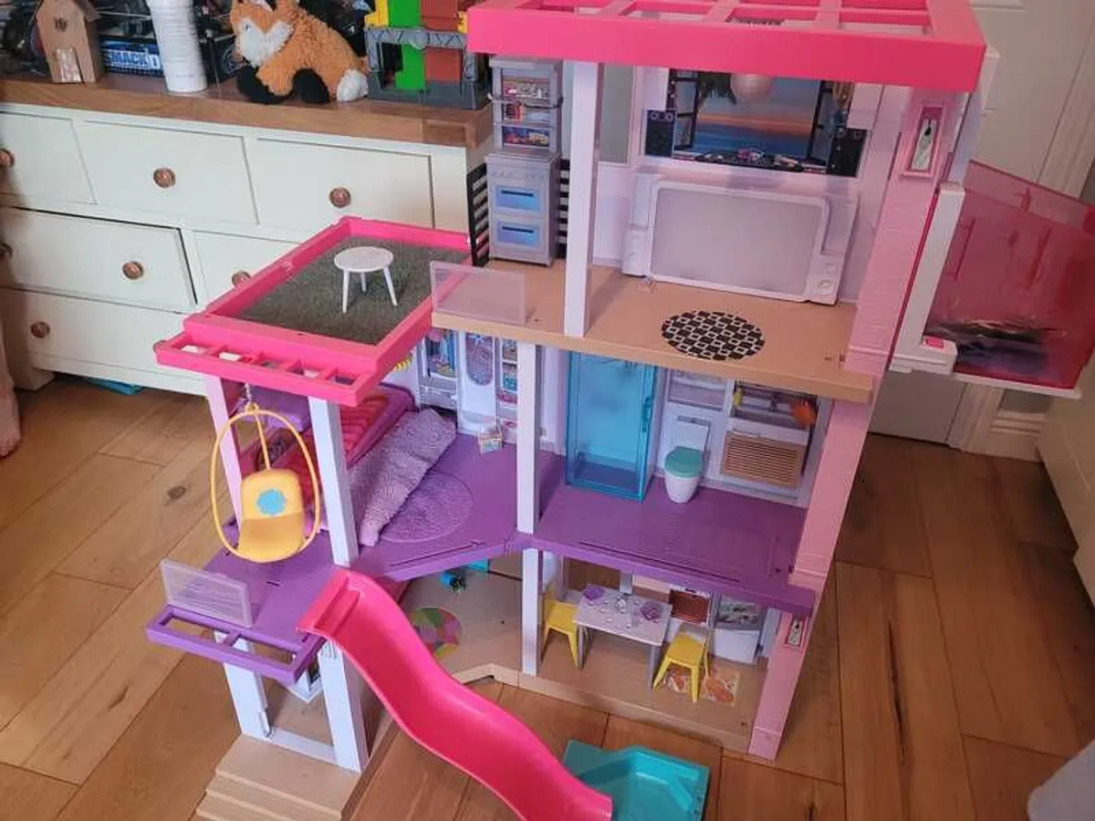 Barbie day/night dream house - Image 1