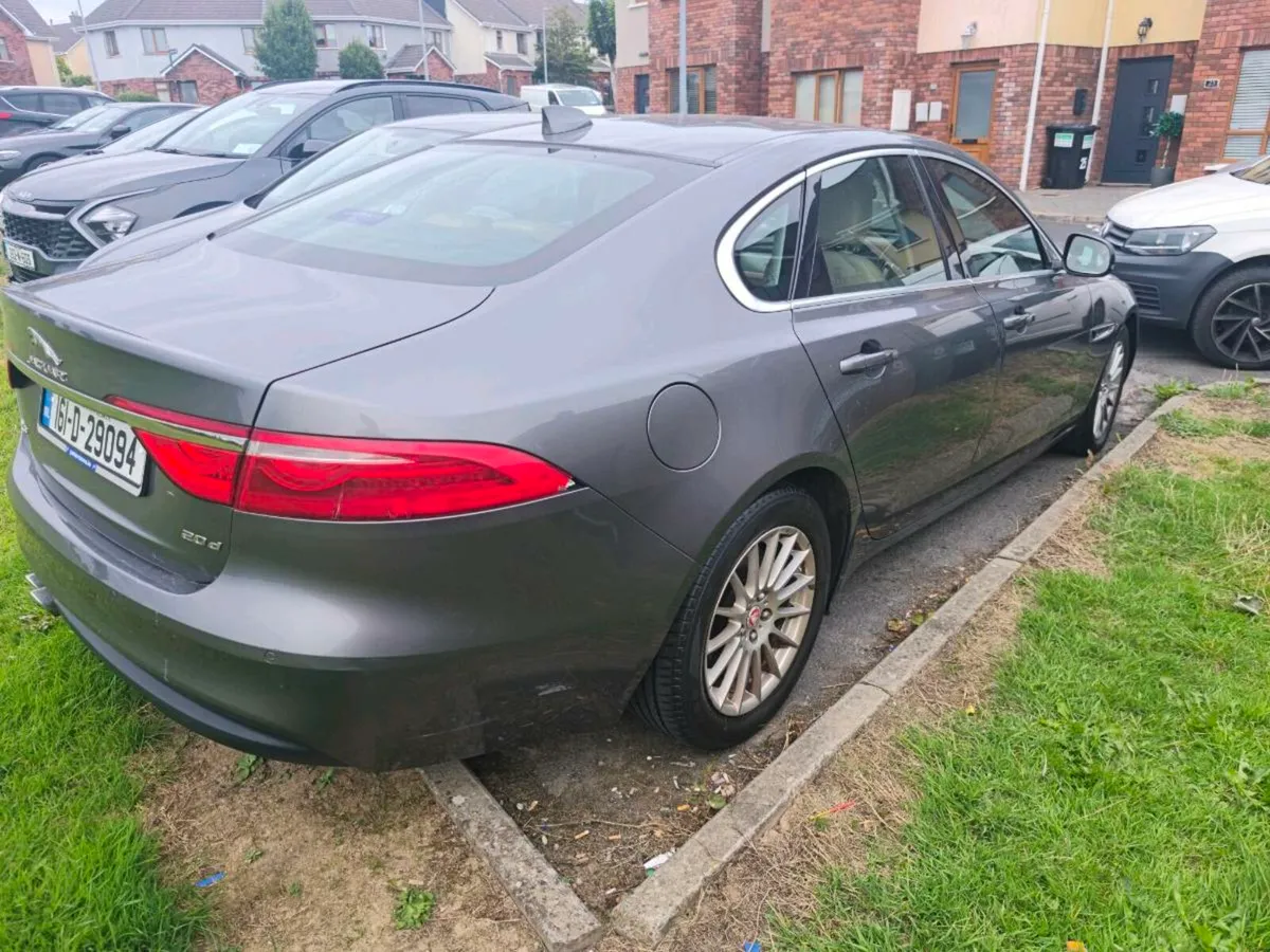 Jaguar XF 2016 - Image 2