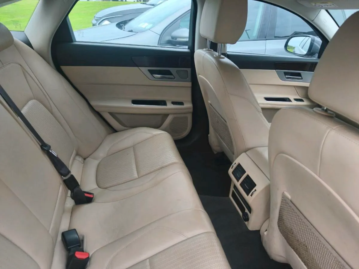 Jaguar XF 2016 - Image 4