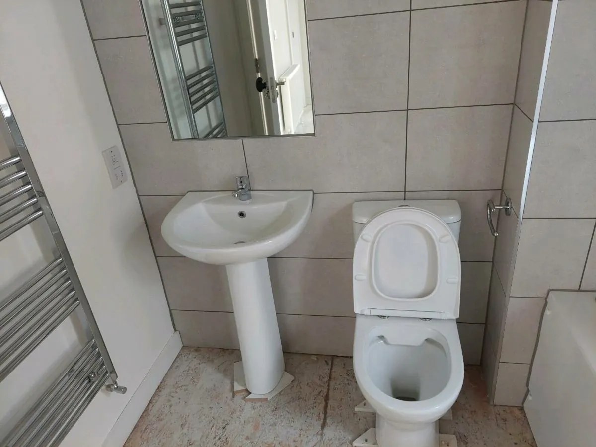 Brand New Bathroom Suite - Image 1