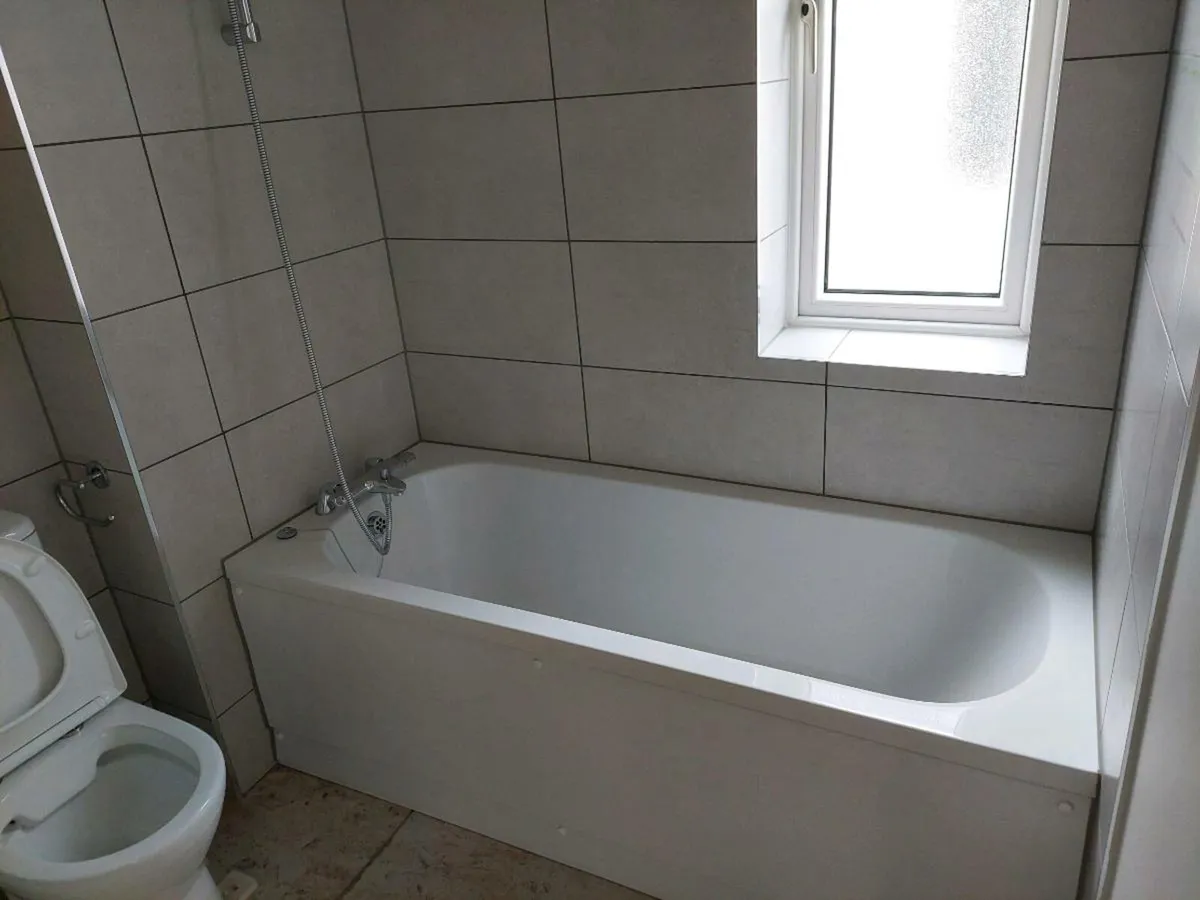 Brand New Bathroom Suite - Image 2